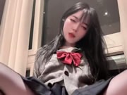 可愛學妹黑絲內褲挑逗